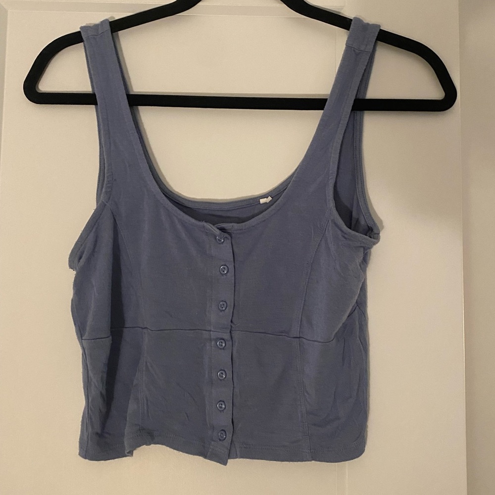 blue tank top